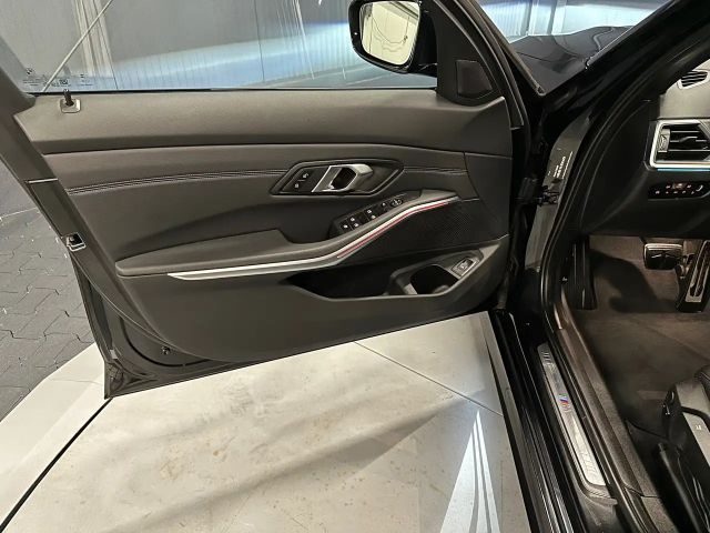 BMW 320 320d M-Sport Touring xDrive