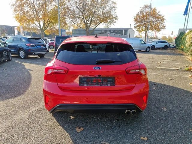 Ford Focus EcoBoost ST Line