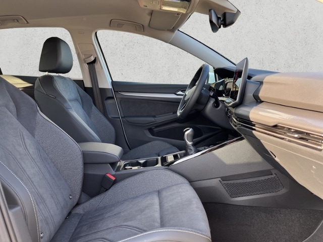 Volkswagen Golf 1.5 TSI Golf VIII Sport