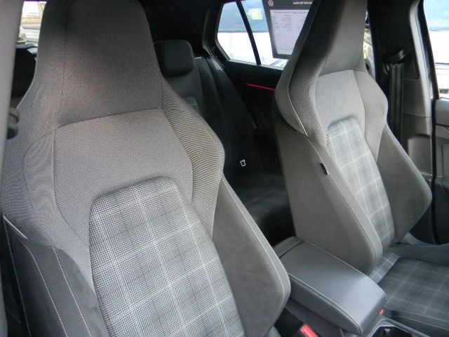 Volkswagen Golf DSG GTD Golf VIII Style