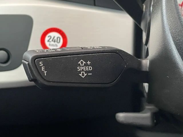 Audi A4 40 TFSI Avant S-Line
