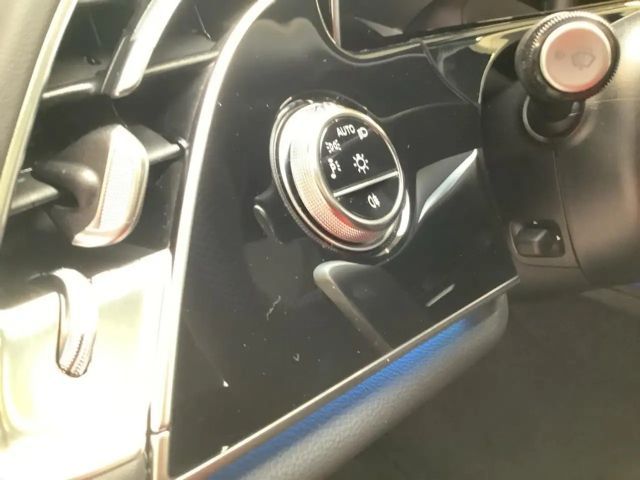 Mercedes-Benz E 200 AMG Line Sedan