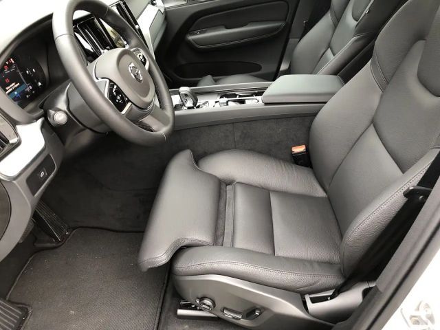 Volvo XC60 AWD Dark Plus