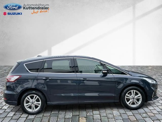 Ford S-Max Titanium