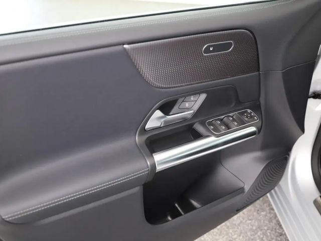 Mercedes-Benz B 250 Progressive Sedan