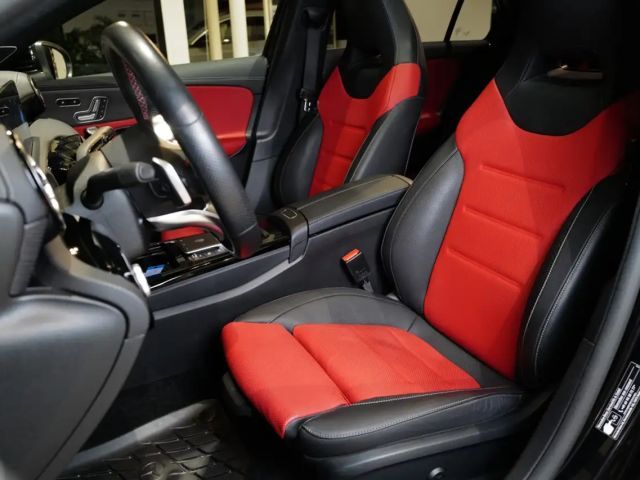 Mercedes-Benz A 250 4MATIC AMG Line