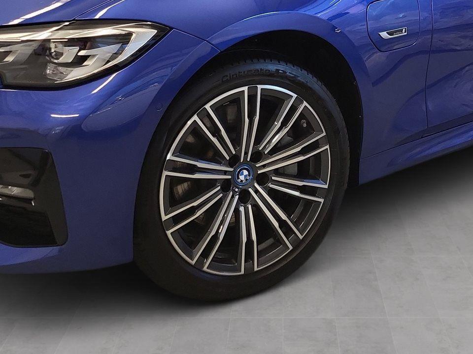 BMW 330 330e Touring xDrive