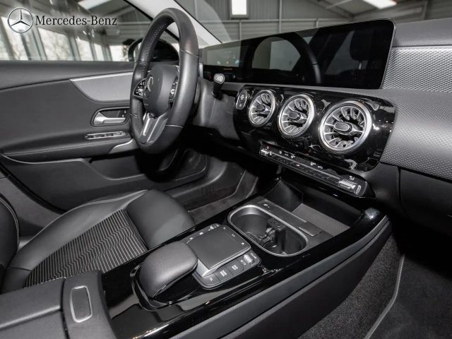 Mercedes-Benz A 180 Advanced Rückfka+ParkAss+MBUX+LED