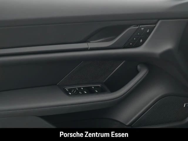 Porsche Taycan / Luftfederung,Hinterachsl.,Bose, Abstand,Panorama