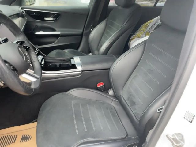 Mercedes-Benz C 200 4MATIC Sedan