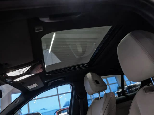 BMW 330 330i M-Sport Sedan xDrive