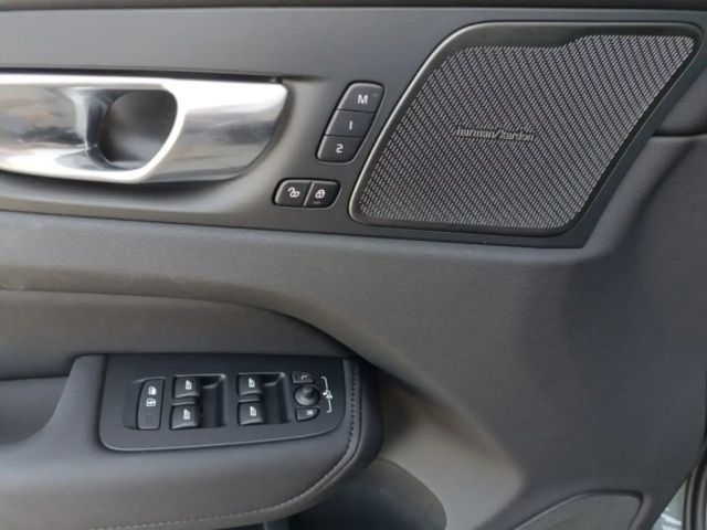 Volvo XC60 AWD Dark Plus T6