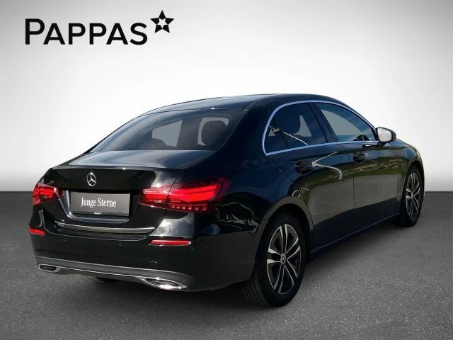 Mercedes-Benz A 180 A 180 d