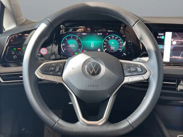 Volkswagen Golf 1.5 eTSI Golf VIII Style