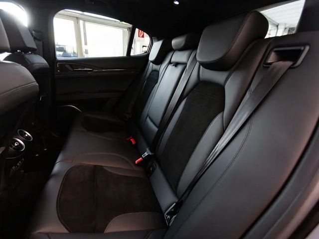 Alfa Romeo Stelvio AWD Quadrifoglio