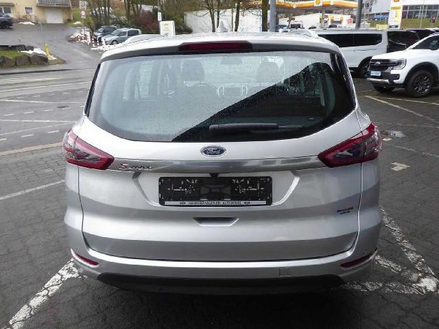 Ford S-Max Titanium