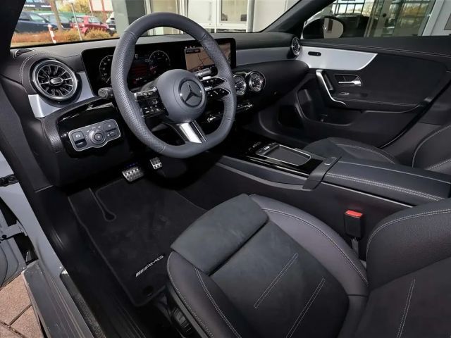 Mercedes-Benz CLA 200 AMG Line Coupé