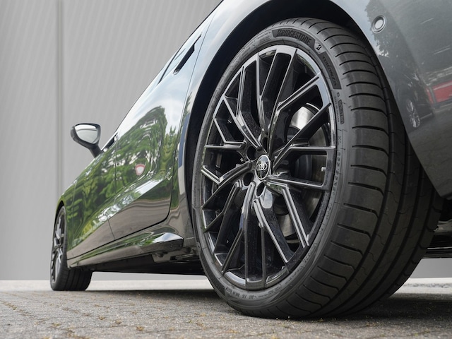 Audi A6 Avant Quattro S-Tronic