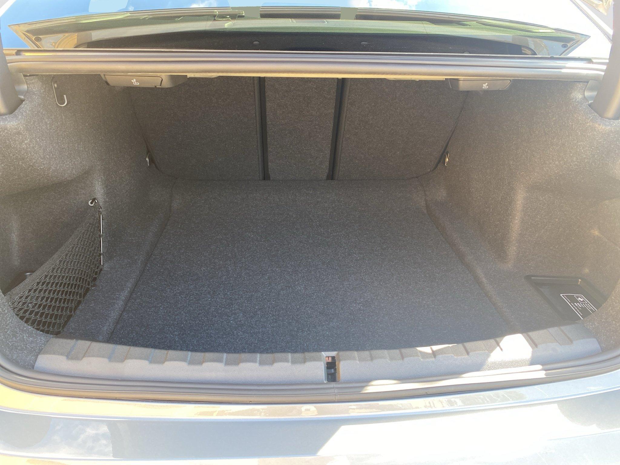 BMW 320 320i Sedan xDrive