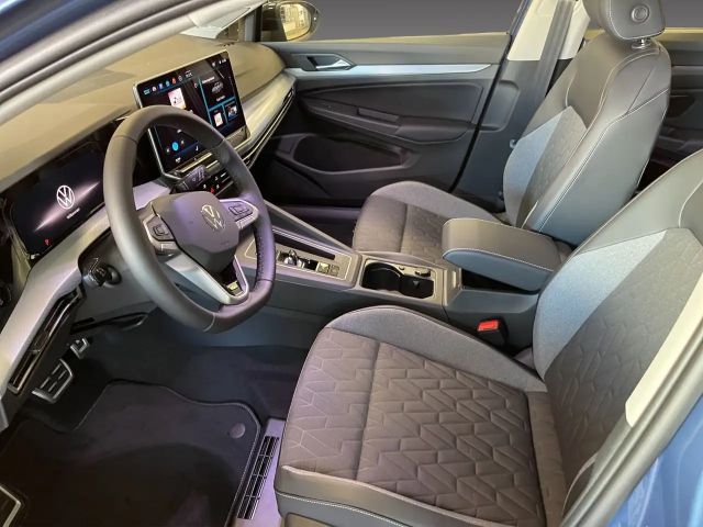 Volkswagen Golf 1.5 eTSI DSG Variant