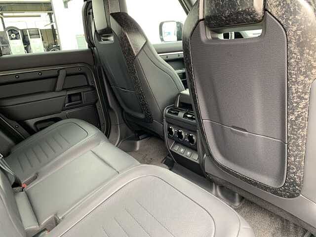 Land Rover Defender 110