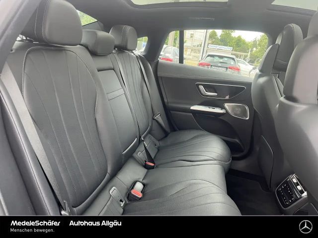 Mercedes-Benz EQE 300 Premium Sedan