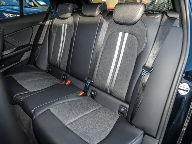 BMW 118 118i Sedan Sport Line