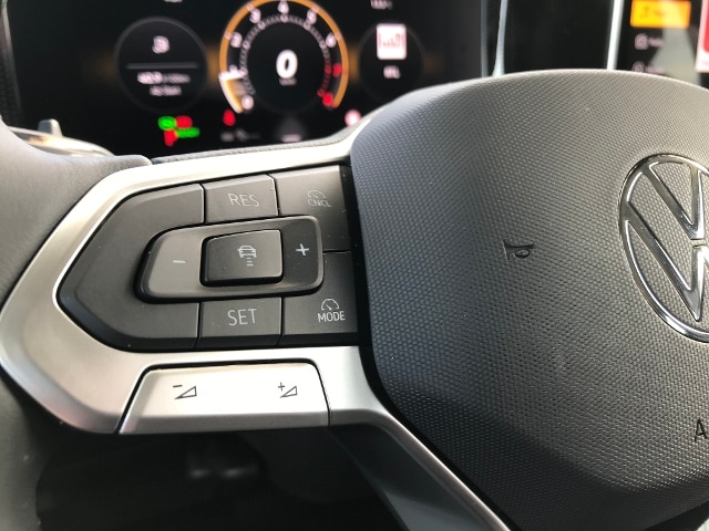 Volkswagen Tiguan neues Modell 18"LM*13xAssist*LED*NAVI*APP