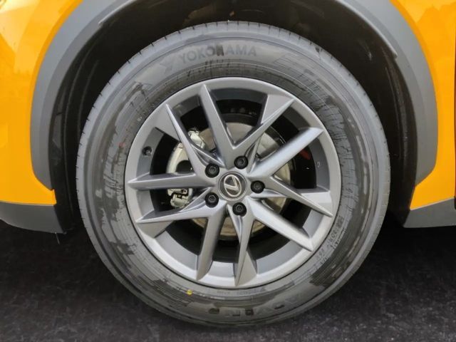 Lexus LBX FWD *LED*CAM*CarPlay*SHZ*PDC*Spurhalteass*