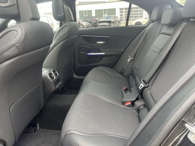 Mercedes-Benz C 180 AVANTGARDE Sedan