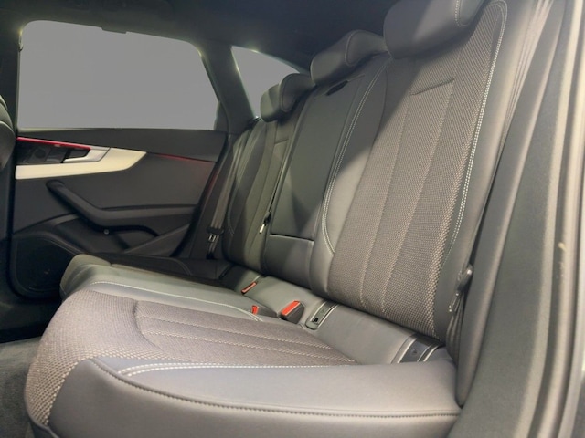 Audi A4 40 TFSI Avant S-Line S-Tronic