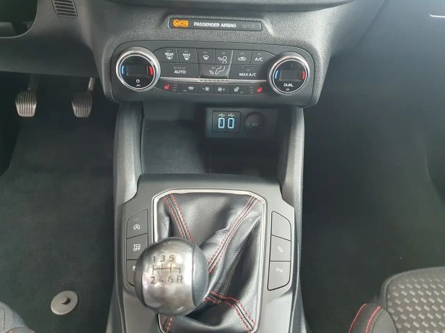 Ford Focus EcoBoost ST Line