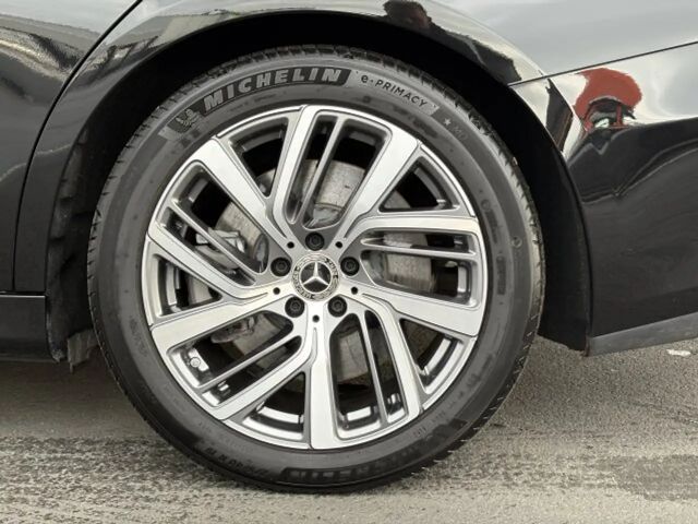 Mercedes-Benz E 300 E 300 e