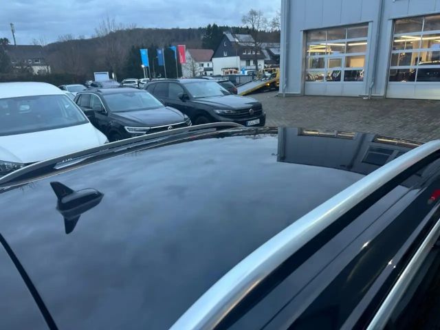 Volkswagen T-Roc 1.5 TSI DSG R-Line