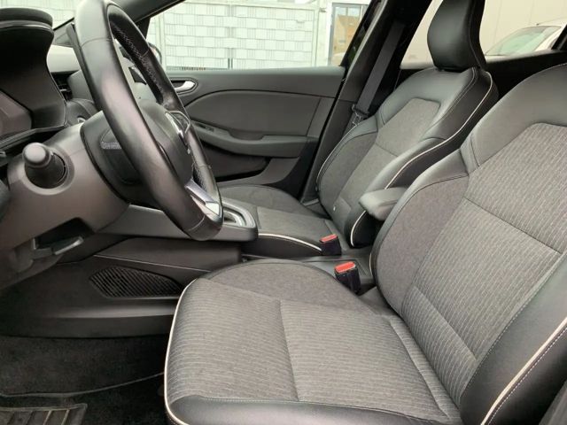 Renault Clio E-Tech Hybrid Intens