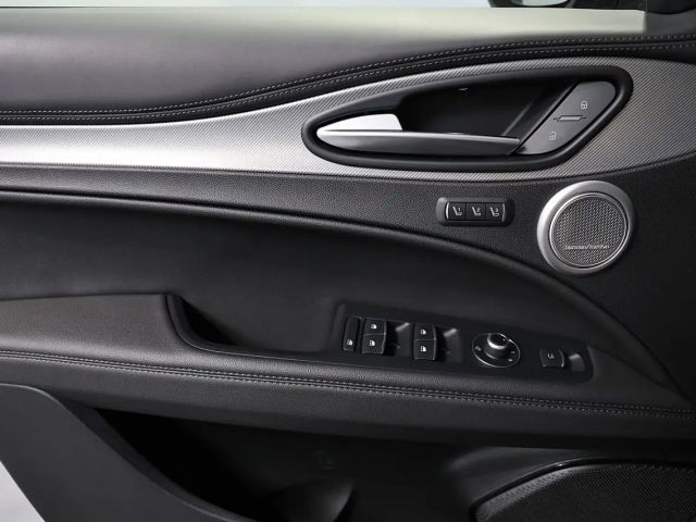 Alfa Romeo Stelvio AT8 Q4 Veloce