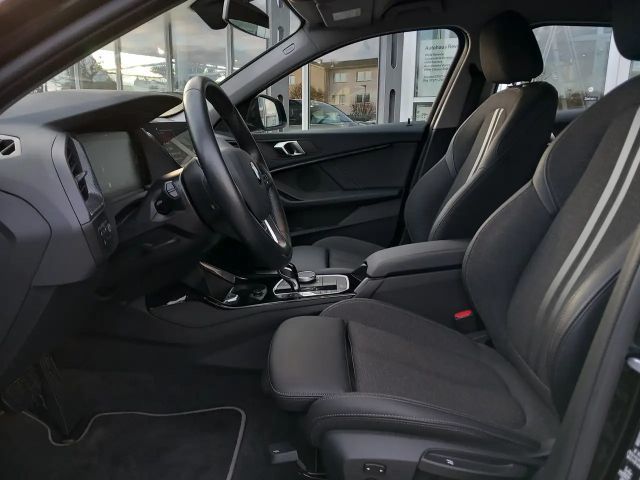 BMW 118 118i Sedan Sport Line