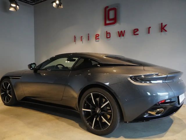Aston Martin DB11 V8