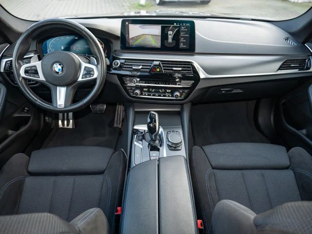 BMW 520 520d M-Sport Touring