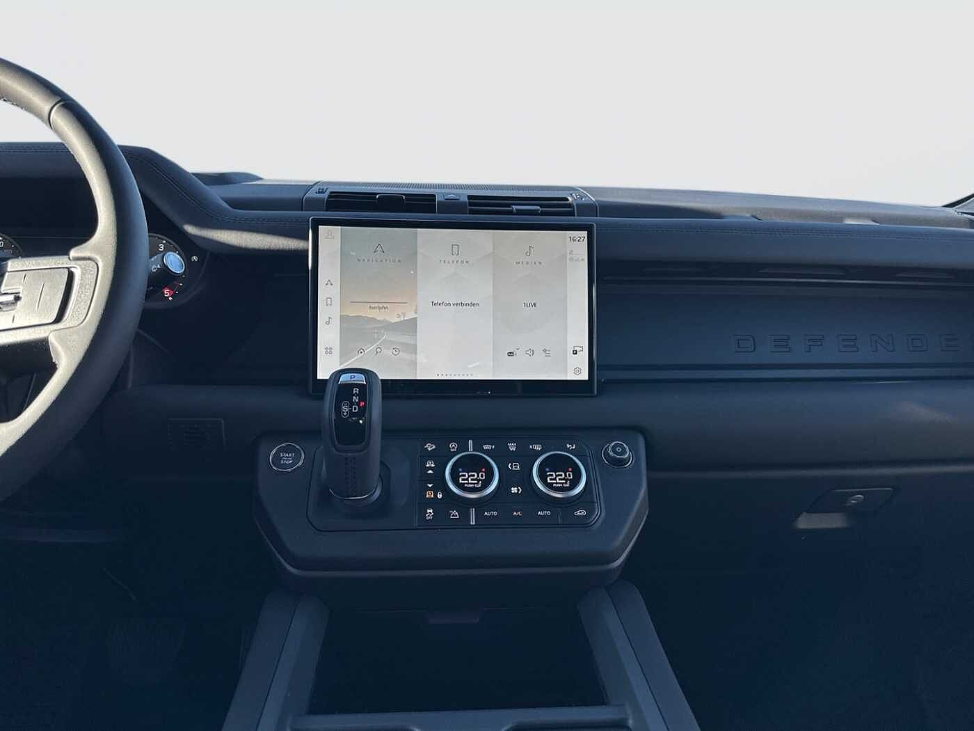 Land Rover Defender 110 Dynamic SE