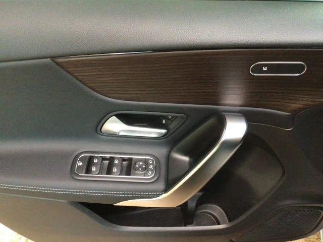 Mercedes-Benz A 200 Progressive