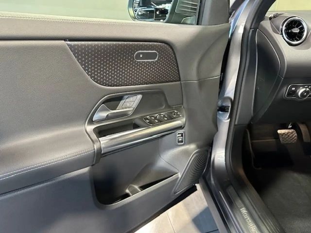 Mercedes-Benz GLA 200 Progressive