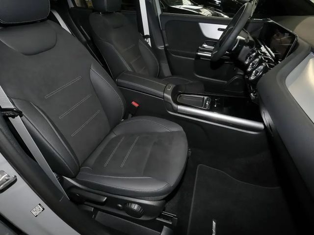 Mercedes-Benz GLA 200 AMG Line