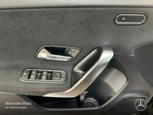 Mercedes-Benz A 220 A 220 d AMG Line