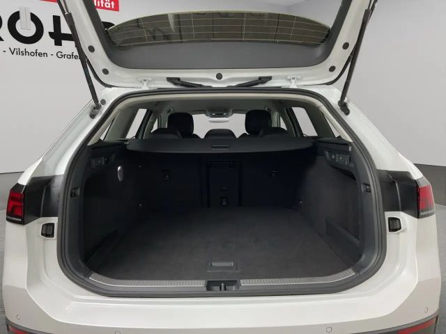 Volkswagen Passat 1.5 eTSI Business DSG