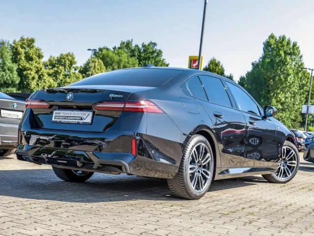 BMW 520 520i M-Sport Sedan
