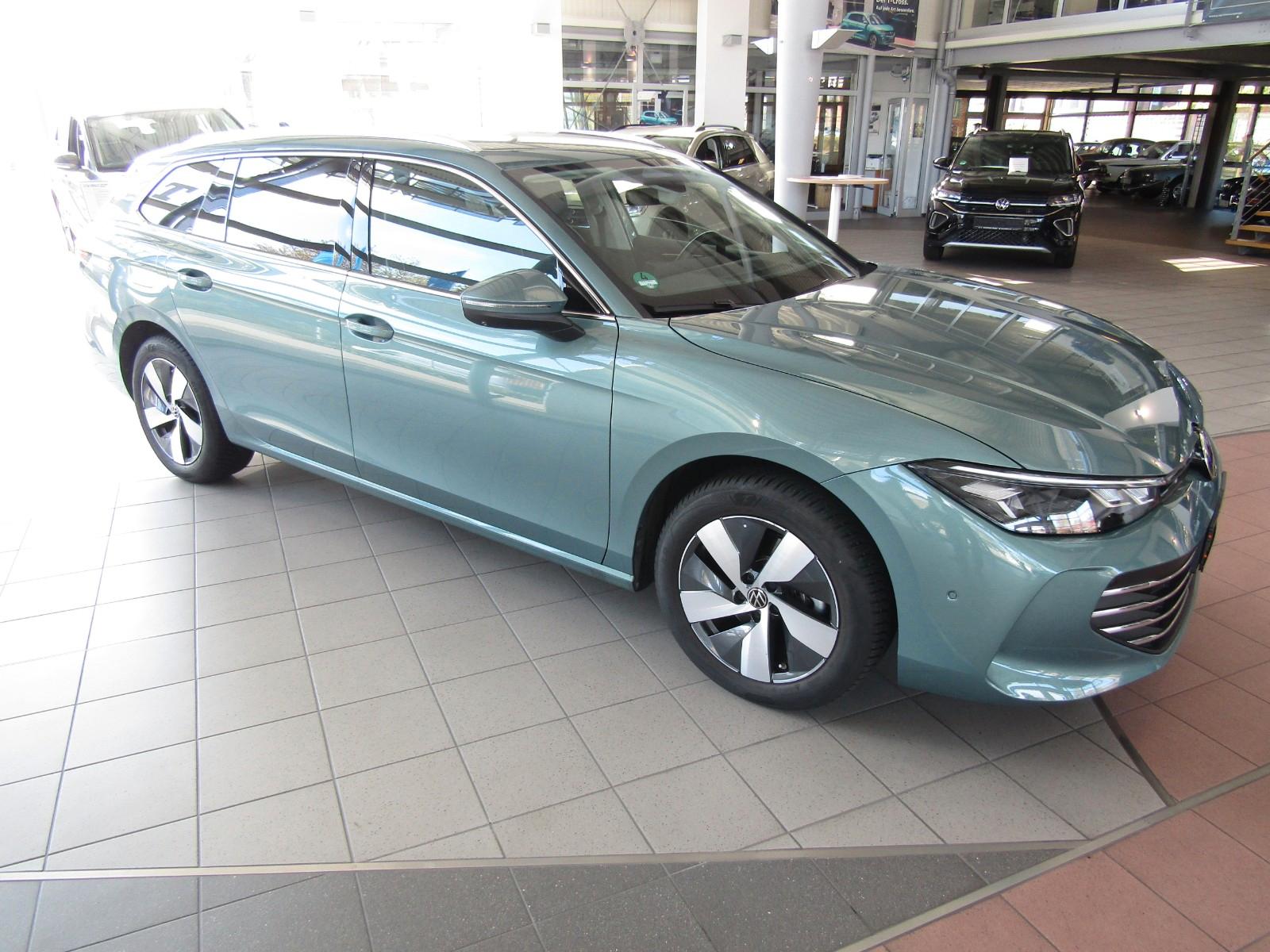 Volkswagen Passat 1.5 eTSI Business DSG Variant