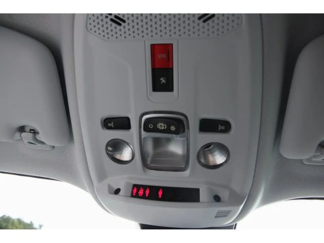 Peugeot E-2008 Active Pack