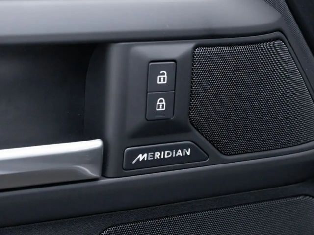 Land Rover Defender 110 Dynamic SE