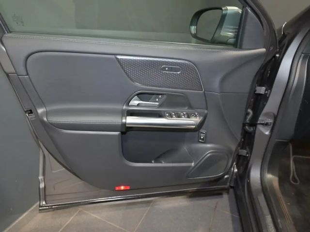 Mercedes-Benz GLA 180 Progressive